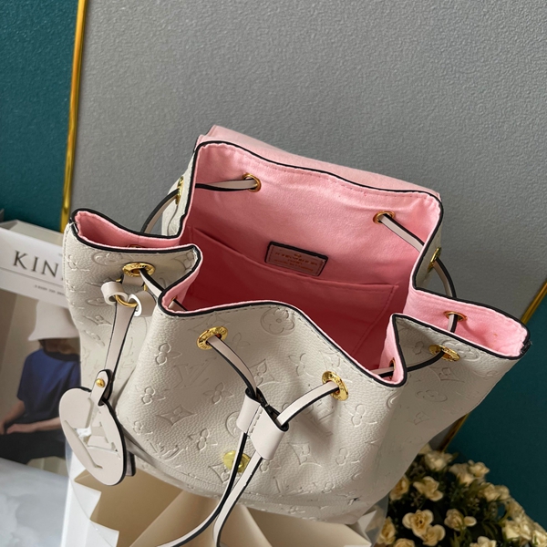 ルイヴィトンバッグ着用イメージ